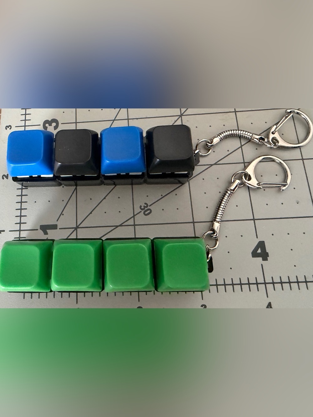 Keyboard Fidget Keychains Clicker NWOT - Picture 4 of 6